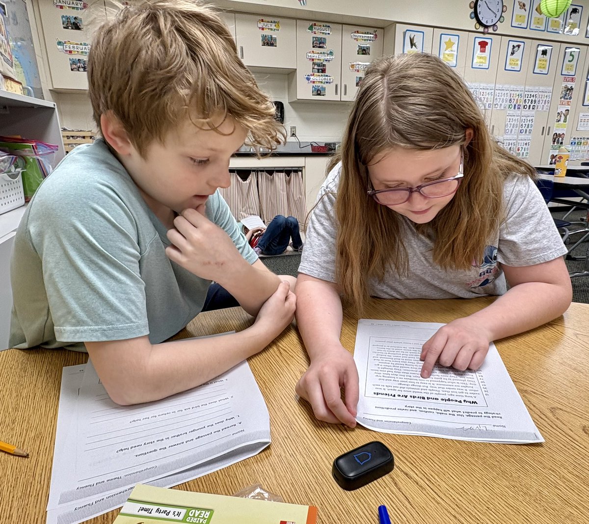 jenscalpone's tweet image. Third graders building reading fluency partner reading. #gogulllake #glcsryan