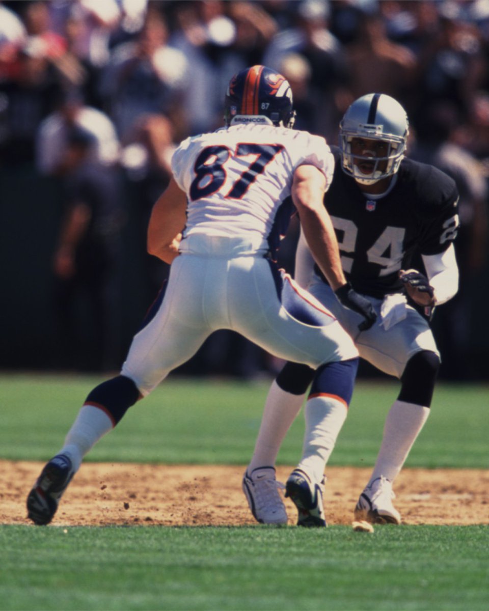 Raiders's tweet photo. On this day in 1998, the Oakland Raiders selected Heisman trophy winner @CharlesWoodson with the fourth overall pick in the first round of the NFL Draft.

#RaiderNation https://t.co/cCGNuq6d4a