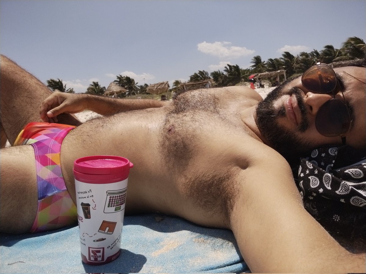 Día de bronceado 😌

Pelos Tardes 🐻😎✨