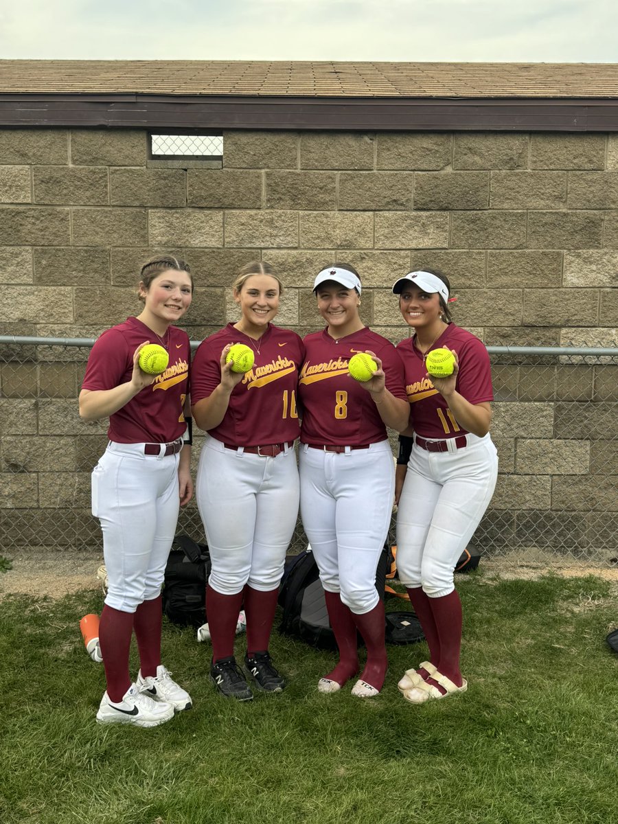 mav_softball's tweet photo. Varsity Mavs 🥎 beat WL 18-7! 
Wykoff 2-3, 2 RBI’s, 2 BB’s
Beutel 2-5, 2 RBI’s, 💣 
Davis 3-5, 4 RBI’s, 💣 
Peckinpaugh 3-5, 3 RBI’s, 💣 
Osborn 2-3, 2 RBI’s
Peterson 2-4, 1 RBI
Neumayr 2-4, 2 RBI’s, 💣 https://t.co/CmiRBvxaTJ