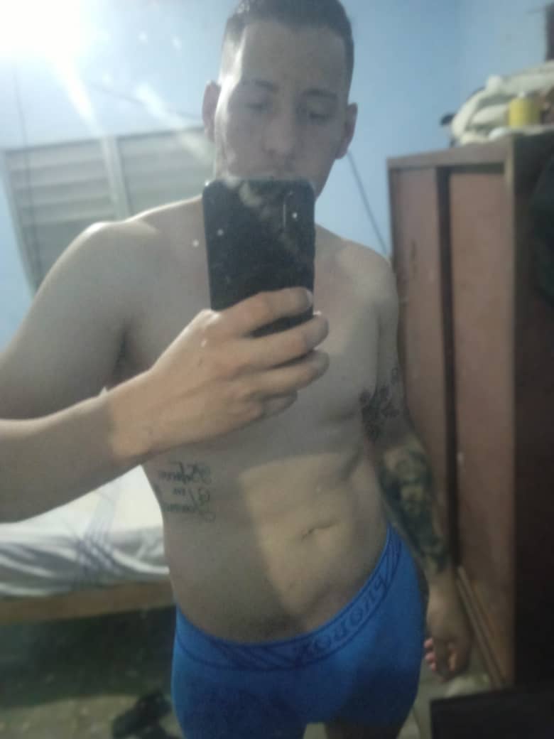 josecasahom's tweet photo. Rico cubano hetero #HeteroEngañado #heterochacalengañado #heterovergónes #heterospy #heterovergón #xxx #gdy https://t.co/M4tvLU6xhE