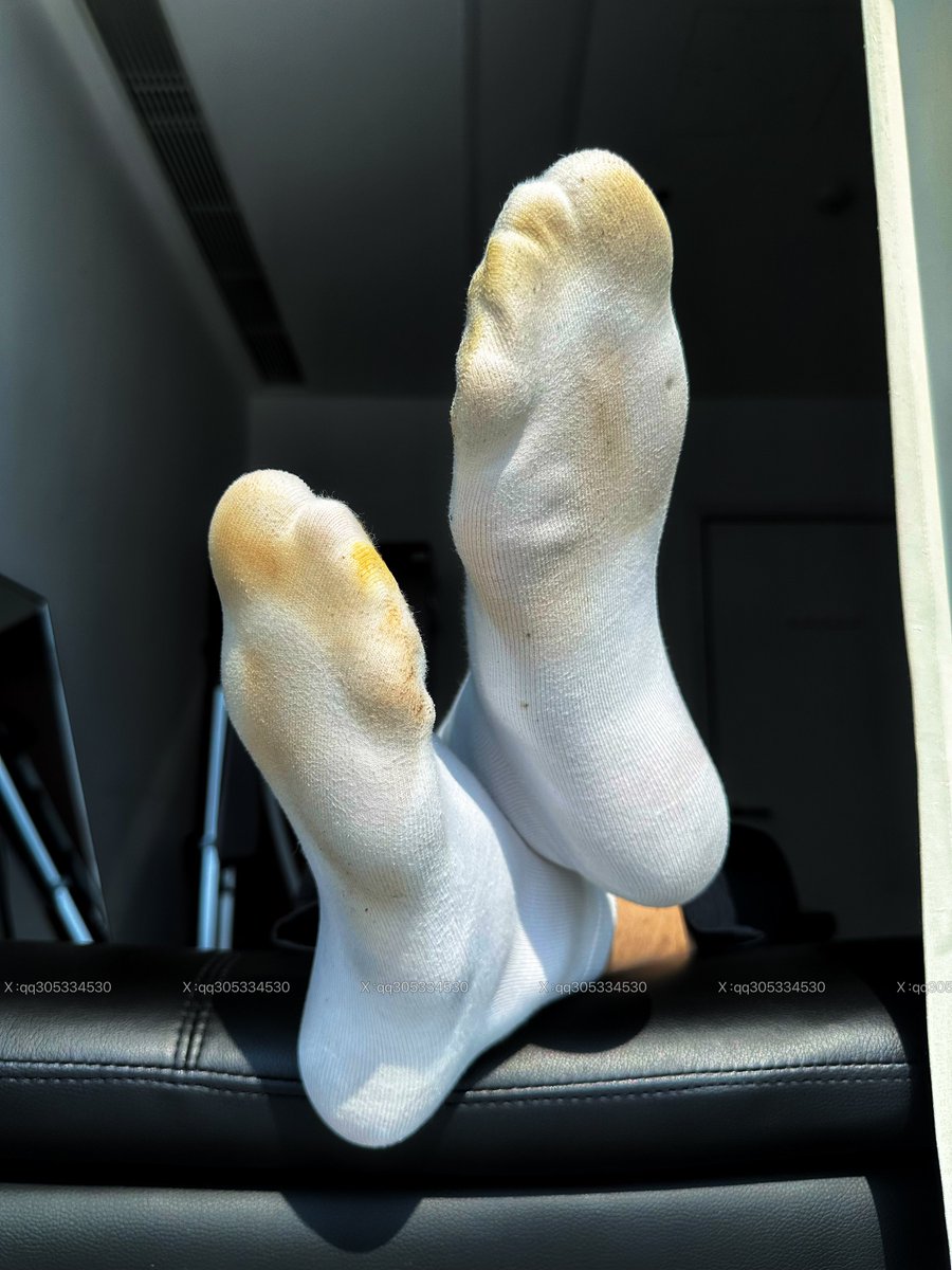 sock tweet media