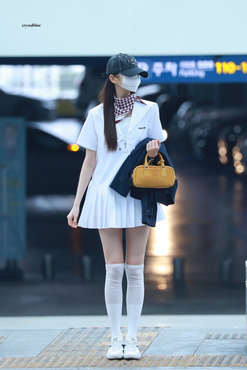 wonyoungdollz's tweet photo. Wonyoung’s look for today’s airport departure to Vietnam!! 💞

WONYOUNG WELCOME TO VIETNAM  
#WONYOUNGxMALTO #JANGWONYOUNG https://t.co/WsITGdhKM9