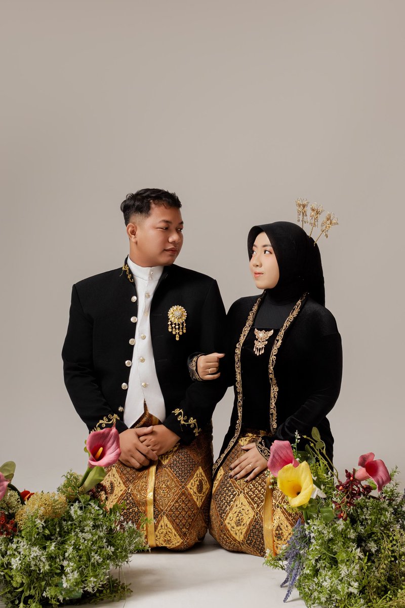 ncannn_'s tweet photo. Mas2 &amp; mbak2 jawa🤍 https://t.co/1ESphfYqVF