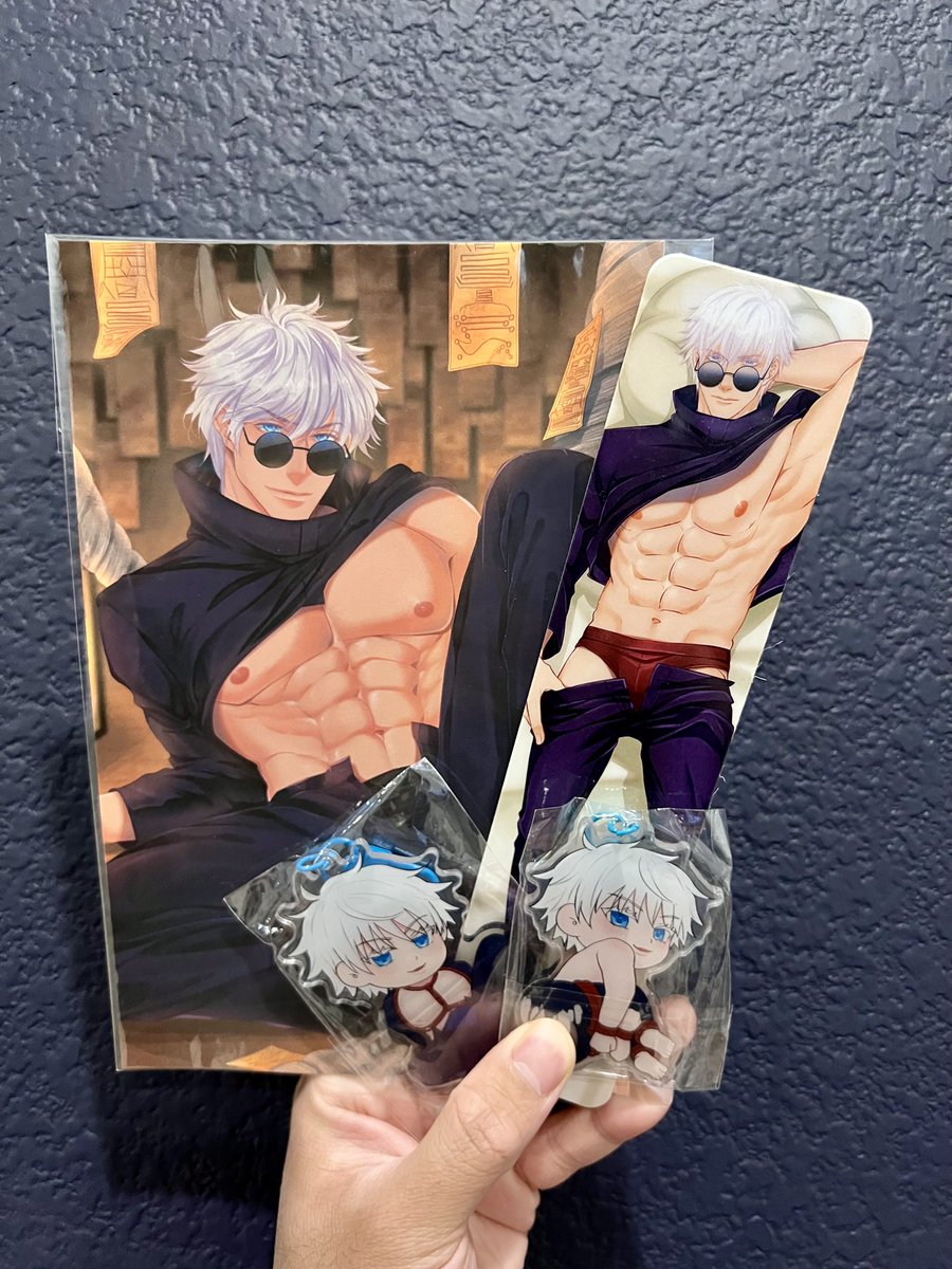 I'll take all your white-haired sexy boy merch, please!

#JJK #jujutsukaisen #Gojo #gojousatoru