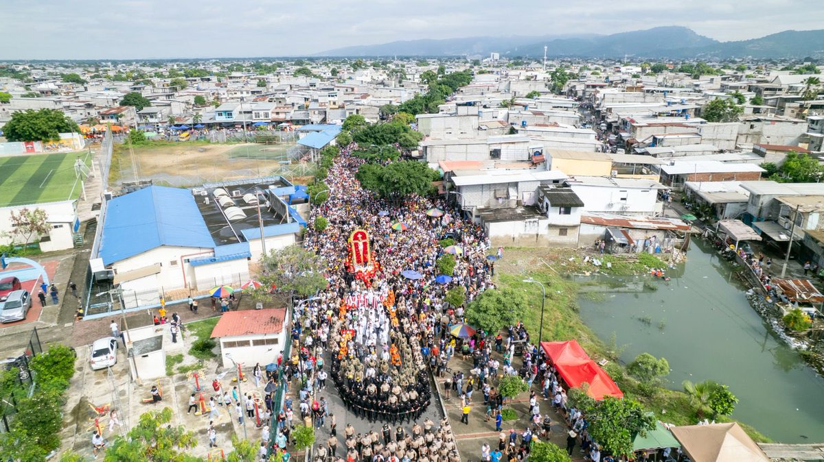 aquilesalvarez's tweet photo. Medio millón de personas compartiendo esta #CiudadDeTodos en este feriado de Semana Santa. https://t.co/dbvoJeIJlJ