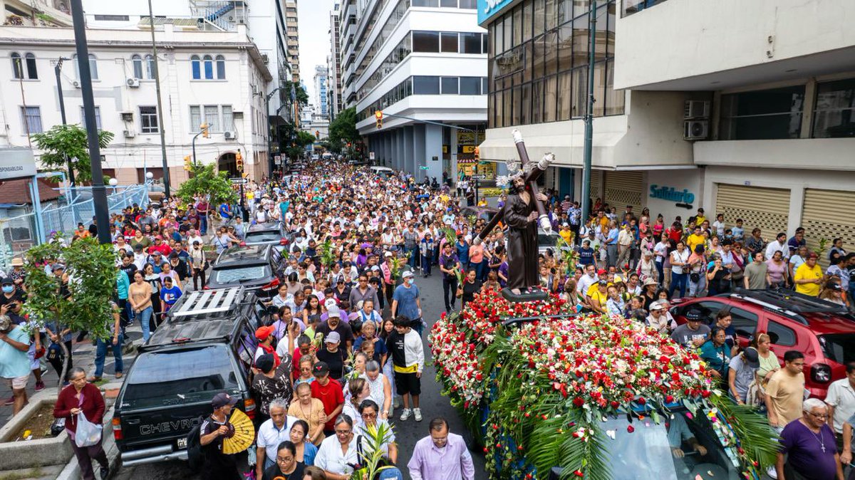 aquilesalvarez's tweet photo. Medio millón de personas compartiendo esta #CiudadDeTodos en este feriado de Semana Santa. https://t.co/dbvoJeIJlJ