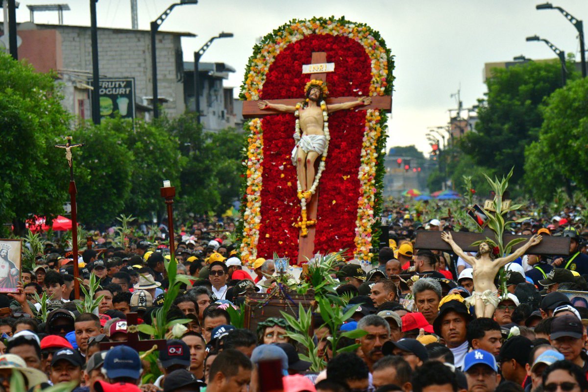 aquilesalvarez's tweet photo. Medio millón de personas compartiendo esta #CiudadDeTodos en este feriado de Semana Santa. https://t.co/dbvoJeIJlJ
