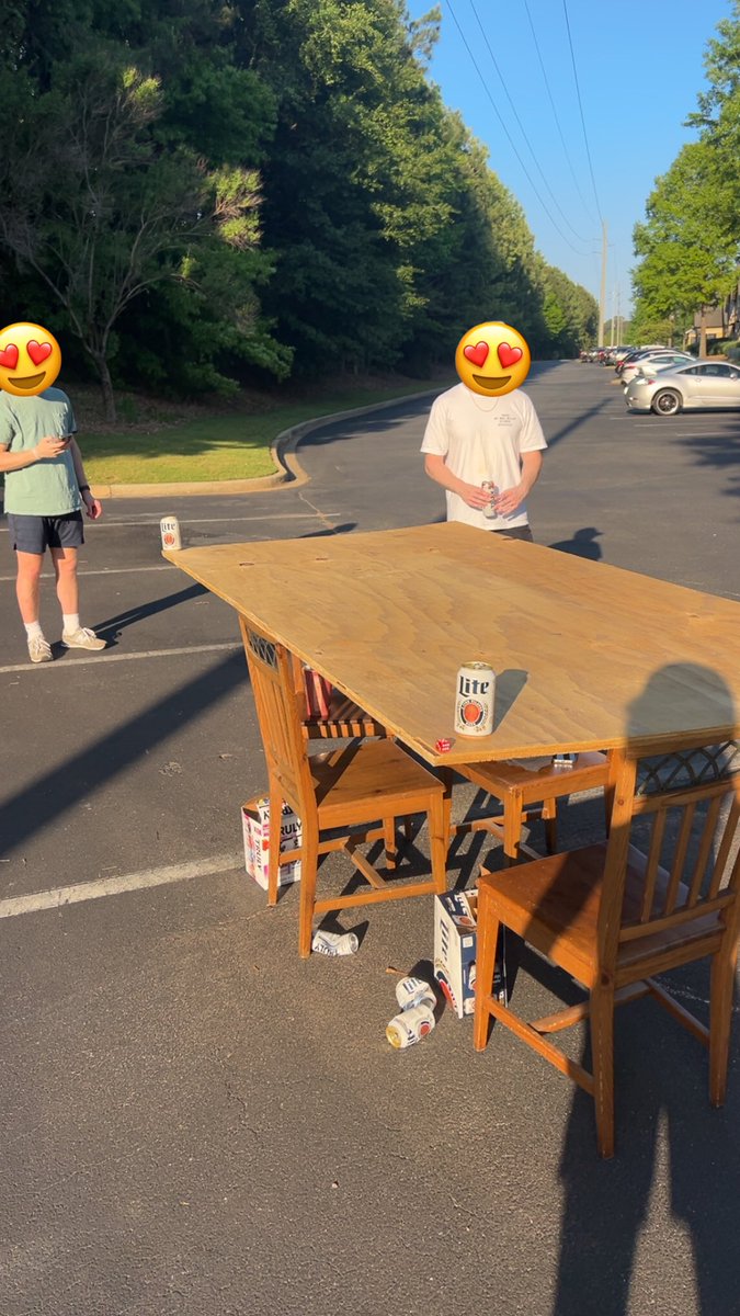 ScatPackMatt's tweet photo. Rate the setup 1-10. #friday #beers #doesitplay https://t.co/lEnX06AWEe