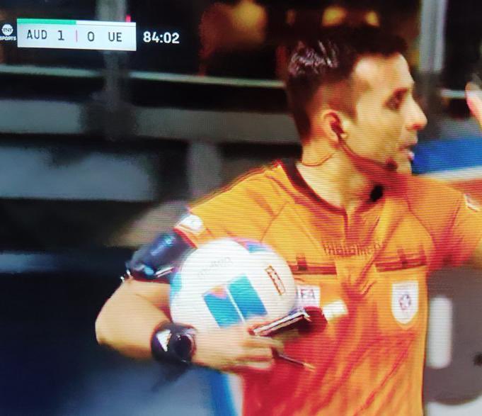 SantiagoT (@santiagotupperg) on Twitter photo <a href="/CokeHevia/">Jorge Hevia Cristino</a> estamos la raja. Piero Maza paso de la empanada de pino a recoger una petaca de whisky… que nivel de nuestro fútbol. 🤦♂️🤦♂️🤦♂️ <a href="/CokeHevia/">Jorge Hevia Cristino</a> estamos la raja. Piero Maza paso de la empanada de pino a recoger una petaca de whisky… que nivel de nuestro fútbol. 🤦♂️🤦♂️🤦♂️