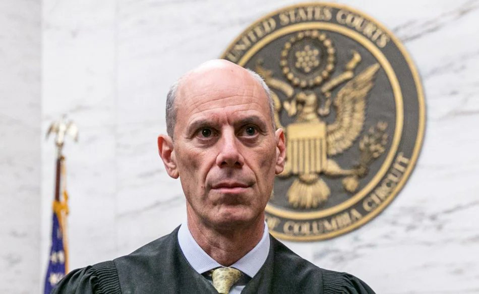 BehizyTweets's tweet image. Appeals judges have BLOCKED Judge Boasberg's effort to hold President Trump in contempt of court for not "undeporting" MS-13 gang members.
Now, Congress should impeach this partisan dummy and investigate his bank account.