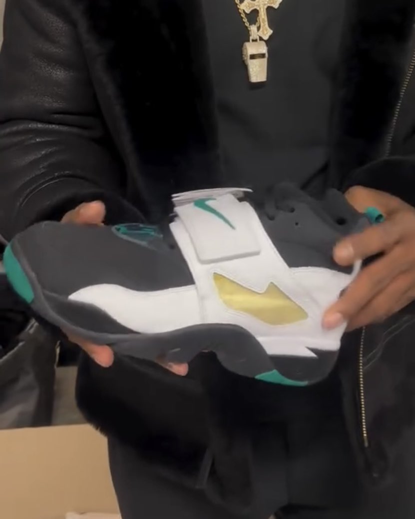 Sole Retriever tweet media