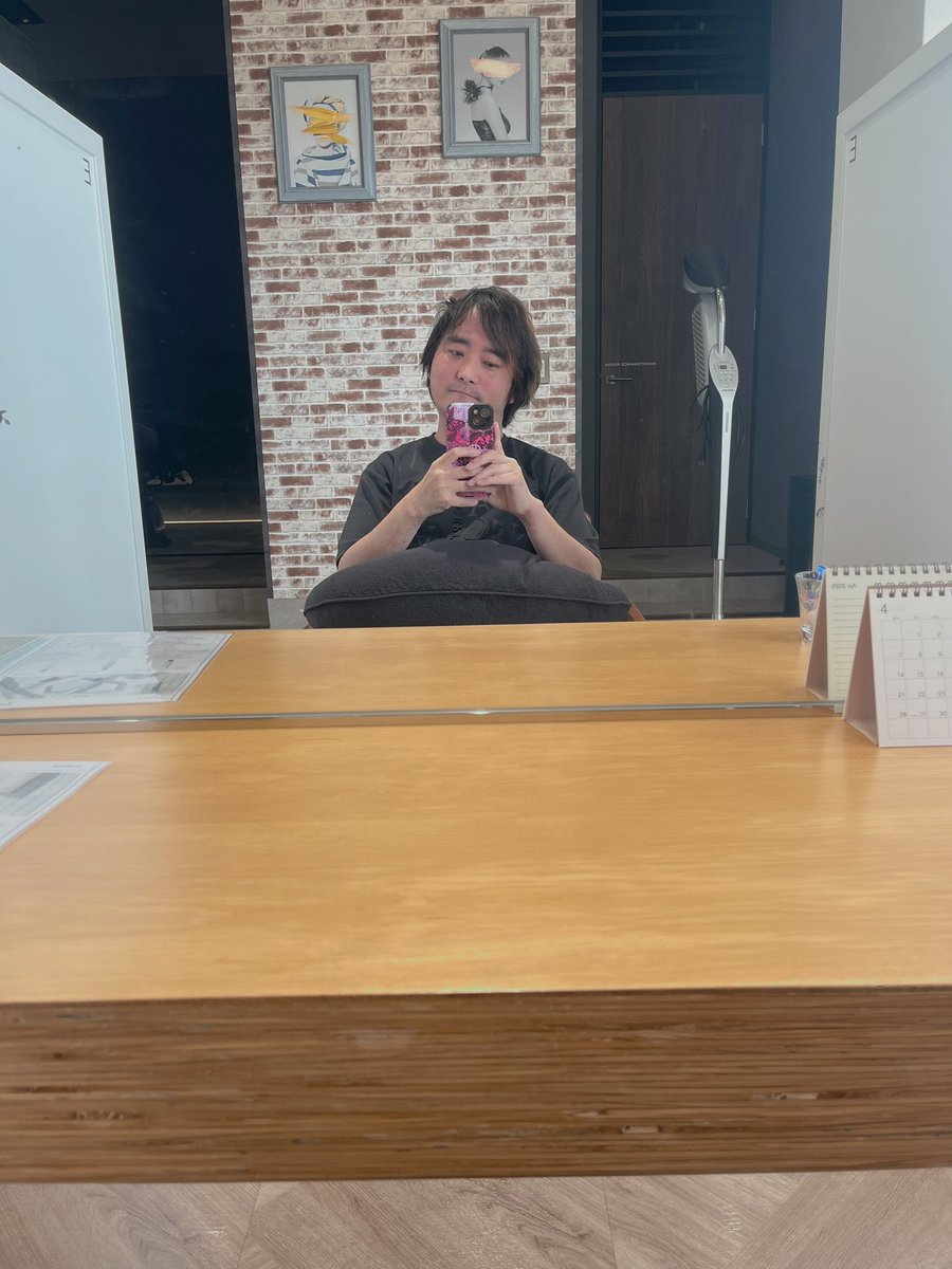 shoutaaadream's tweet photo. 美容院2回目！
彼さんの同級生の奥さんが働いてる所に通うと決めて人生2回目美容院☝🏻

いつも1000���カットだったから慣れて無さすぎて緊張😳💦
今回は初カットパーマカラー！
かっこよくなったらいいなぁ🤔 https://t.co/cBCiC84rv9