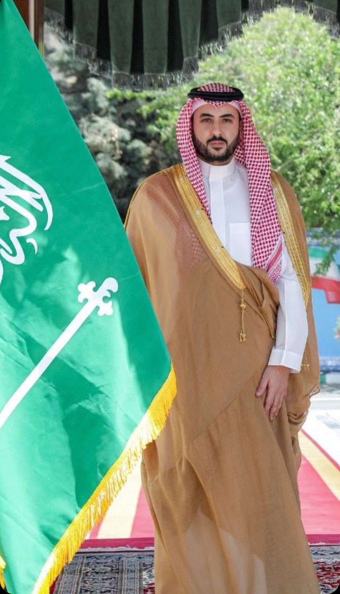 هكذا هم قادتنا .. يحفظون أمننا ويجنبون المنطقه ويلات الحروب وتبعاتها ..
حفظ الله ولاة أمورنا وجزاهم الله عن المسلمين خير الجزاء 🌷