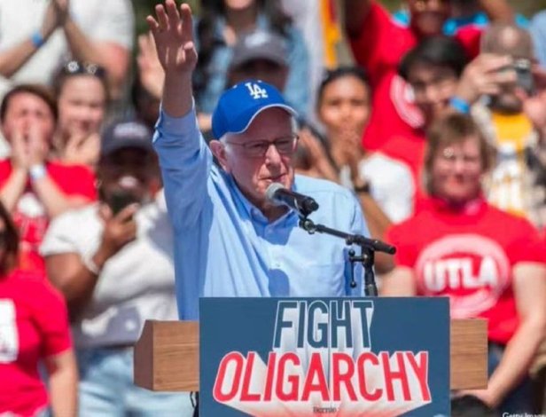 Is Bernie Sanders using the Hitler salute, media?