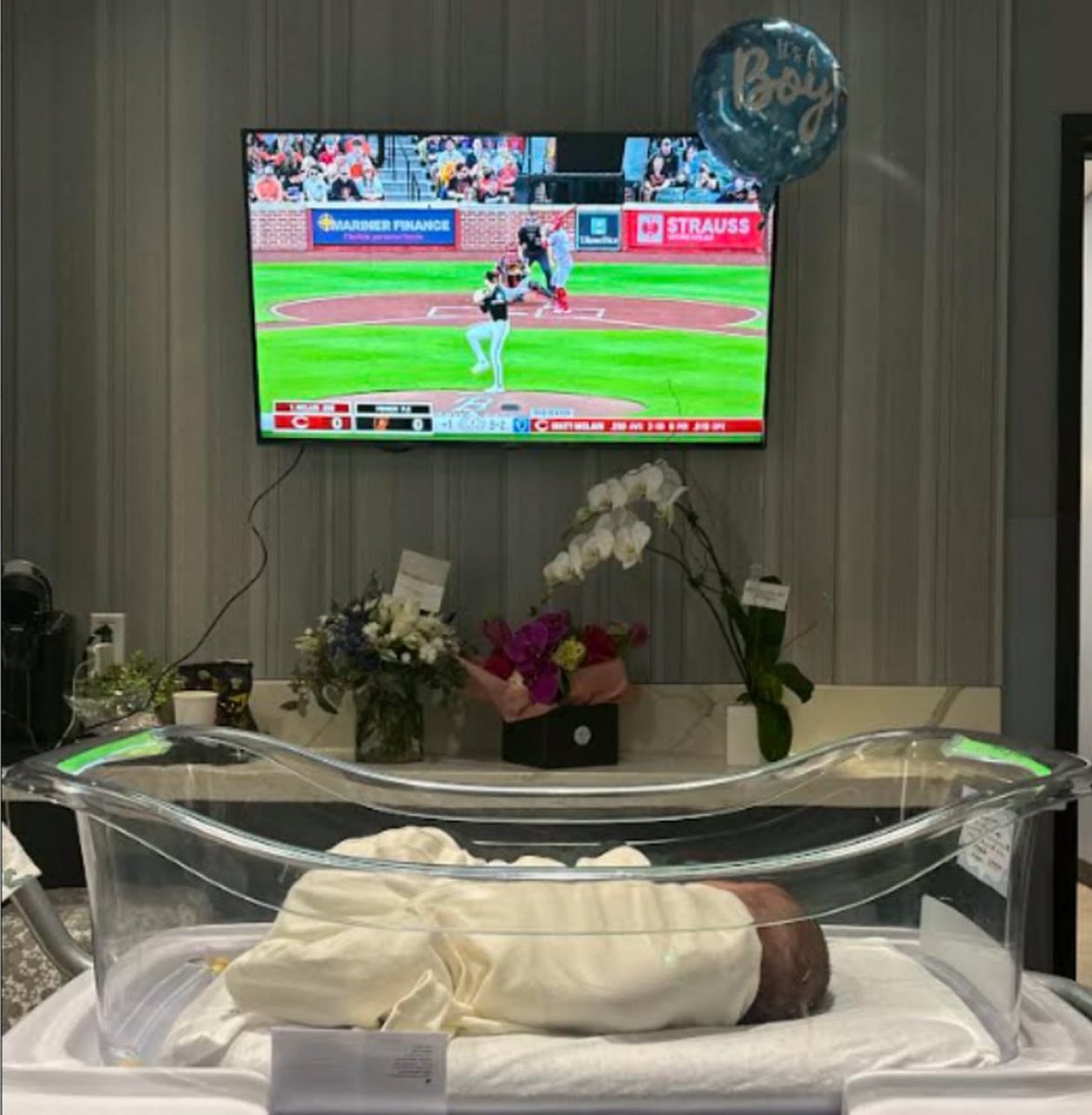 CBoxSports's tweet photo. Baby Lodolo taking in his first ever #Reds game

Congratulations to Nick and Brooke! https://t.co/KcMLgVe5QJ