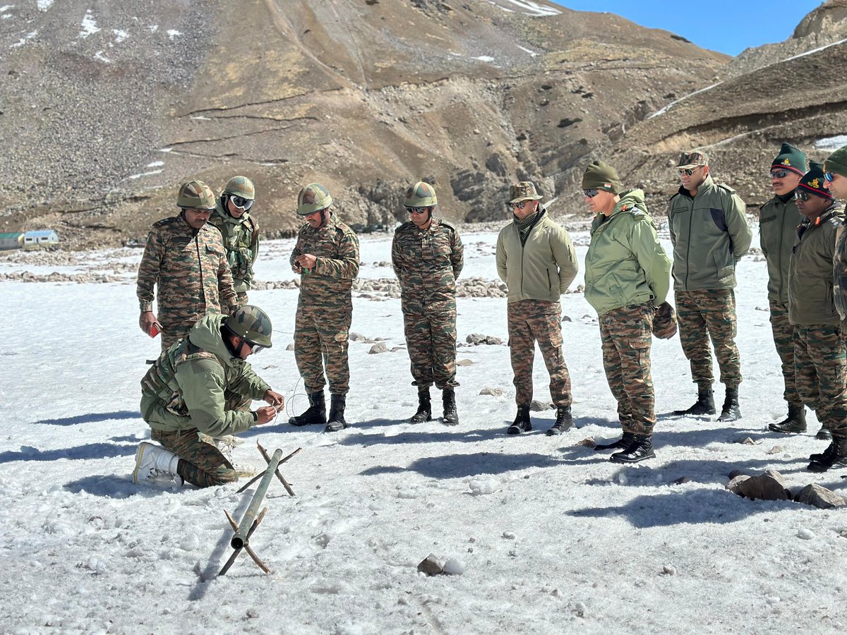 suryacommand's tweet photo. “𝗧𝗿𝗮𝗶𝗻𝗶𝗻𝗴 𝗼𝗻 𝗗𝗲𝗺𝗼𝗹𝗶𝘁𝗶𝗼𝗻 𝗙𝗶𝗿𝗶𝗻𝗴”
#GoldenKeySappers conducted a comprehensive Demolition Firing Cadre for #InfantryPioneer, in high-altitude terrain, reaffirming their operational excellence and adaptability in challenging environments. The training focused on enhancing the combat engineering capabilities of infantry pioneers of #GoldenKeyDiv, with special emphasis on demolition techniques, obstacle clearance, and field fortifications in extreme weather and terrain conditions.
This cadre aimed to foster greater synergy between engineer and infantry units, ensuring seamless coordination during actual operations.
#IndianArmy #SuryaCommand #CombatEngineering #HighAltitudeTraining #MissionReadiness
@adgpi
@ProDefLko
@PRODefDehradun
@PROdefprayagraj
@SpokespersonMoD
@UBArea_IA
@HQ_IDS_India
@MinofDefIndia