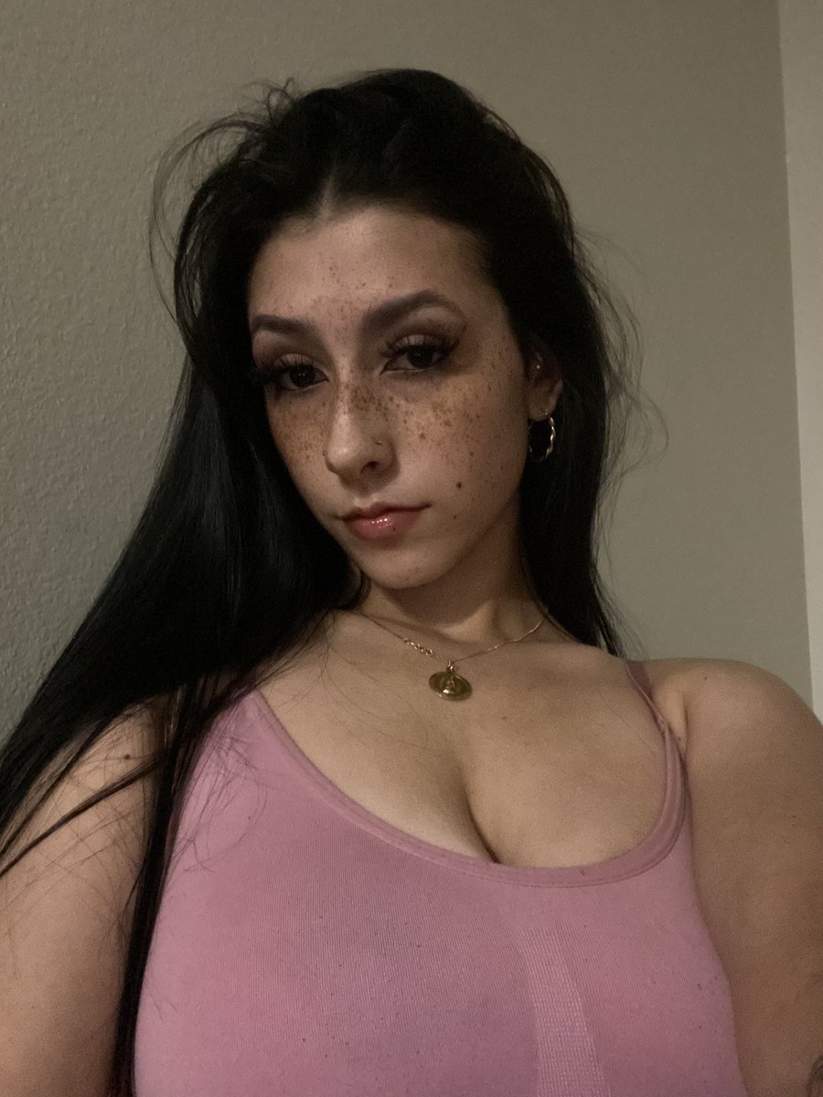 neva eva (@nevaevaaaaa) on Twitter photo 