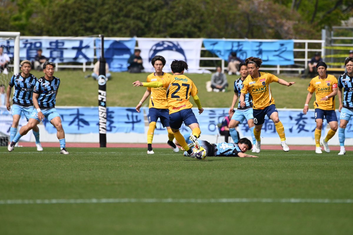 fujiren_cs's tweet photo. 平日の14時アウェイ開催にも関わらず来てくれたたくさんのサポーターの方々ありがとうございました
結果で返せず申し訳ない気持ちです
何を言われても受け入れます
でもこんな時こそ一緒に闘って欲しいです
まだまだ課題はありますが自分たちを信じてます
結果で返してみせます https://t.co/fx7nDIzZqG