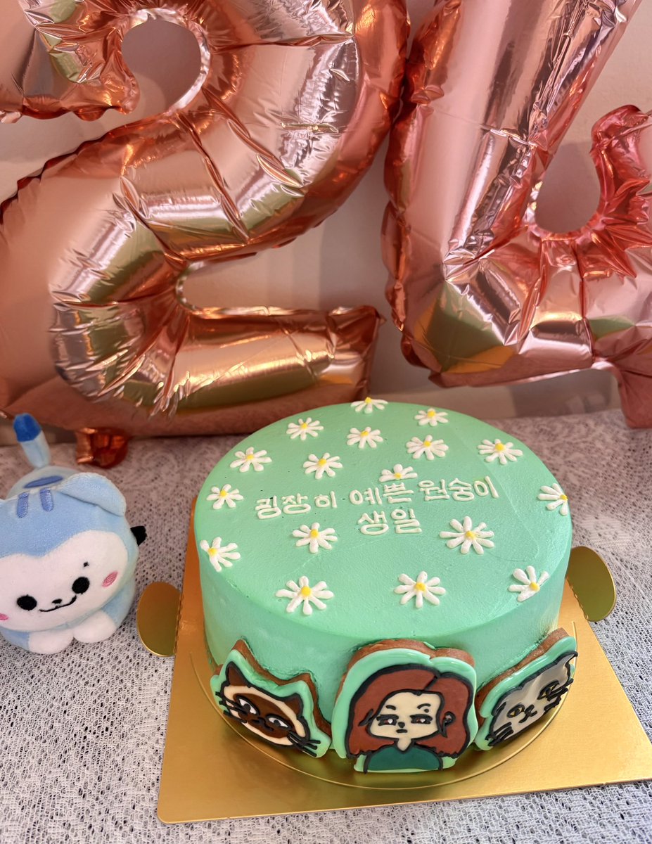 HAPPY RYUJIN DAY🎂

クッキーで超キュートなビョリダリとリュジンさん作ってもらった🐱🐱

#HappyRyujinDay 
#예쁜나이_스물다섯_신류진
#ACEnterRyujinDay