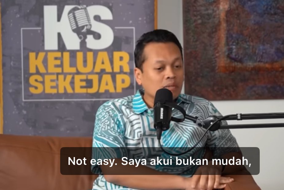 bumi langit (@bumilangit) on Twitter photo Baru lepas menonton podcast <a href="/niknazmi/">🇲🇾 Nik Nazmi</a> di sofa <a href="/keluarsekejap/">Keluar Sekejap</a>.
Saya perasan bila ditanya tentang polisi dan tugas menteri, pengetahuan beliau sangat dalam dan luas.
Tapi bila tanya pasal politik, belum cukup kemas.
Saya lebih suka macam ni, sebenarnya. Baru lepas menonton podcast <a href="/niknazmi/">🇲🇾 Nik Nazmi</a> di sofa <a href="/keluarsekejap/">Keluar Sekejap</a>.
Saya perasan bila ditanya tentang polisi dan tugas menteri, pengetahuan beliau sangat dalam dan luas.
Tapi bila tanya pasal politik, belum cukup kemas.
Saya lebih suka macam ni, sebenarnya.