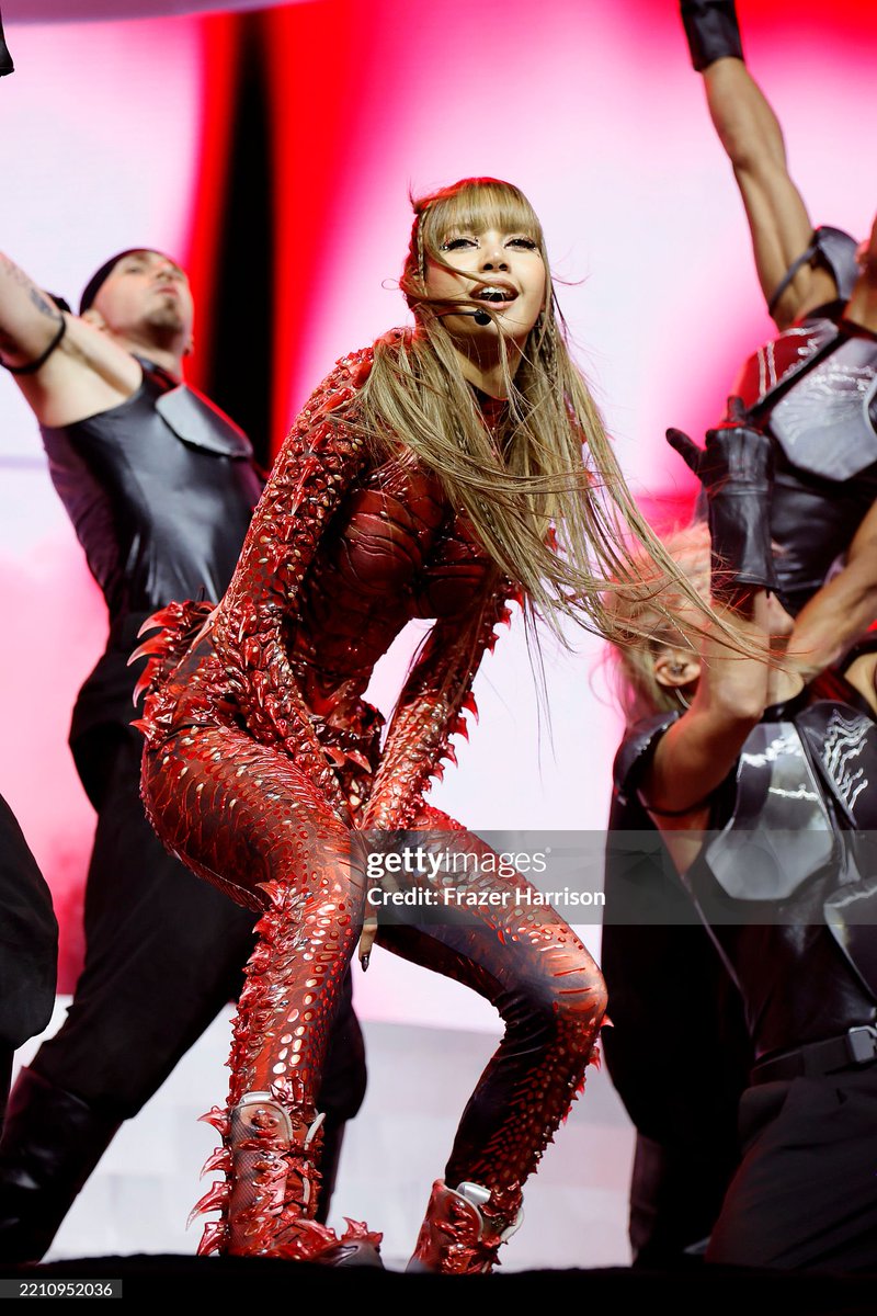 babylalisalloud's tweet photo. LISA ร้อนแรงเกิ๊นนนน❤️‍🔥❤️‍🔥

ROCKSTAR LISA COACHELLA
#LISA @wearelloud
#LISACHELLA #Coachella2025 https://t.co/w7BcGmzQSH
