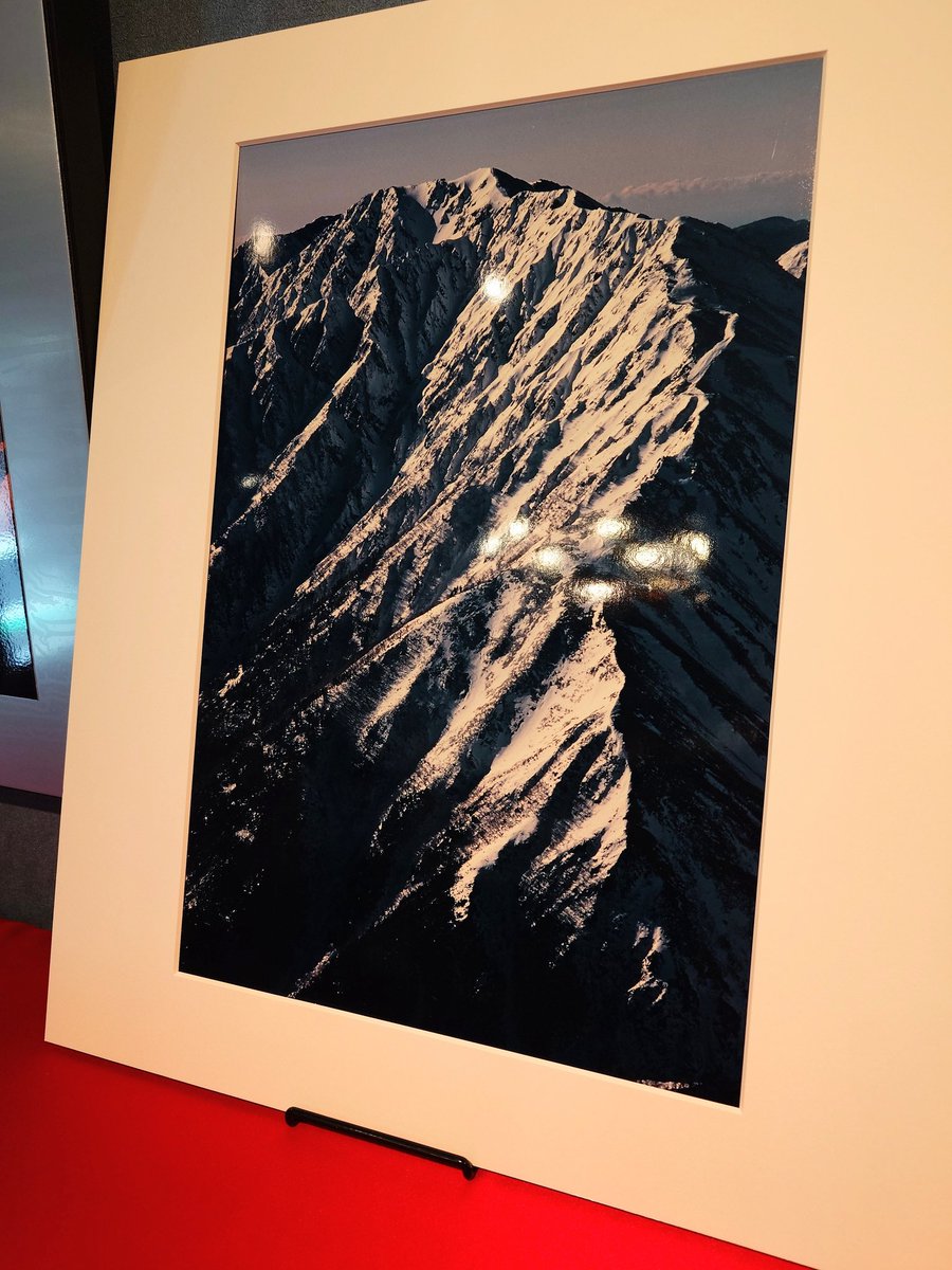 koushi_spirits's tweet photo. 本日開催！
赤石岳写真展、始まってます！

棚会員・山内さんが登山の中で撮りためた、空気の匂いが届きそうな1枚1枚。長野と静岡の県境にそびえる、秘峰・赤石岳。

山内さんと語らいながら、山の呼吸に耳を澄ませて見ませんか?　

入場無料/〜4月27日(日)まで https://t.co/lkzwIR7lmF