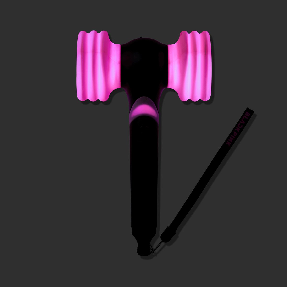 BLACKPINK 】 🖤💗OFFICIAL LIGHT STICK Ver.2💗🖤 .*・ﾟ .ﾟ・*.販売中
