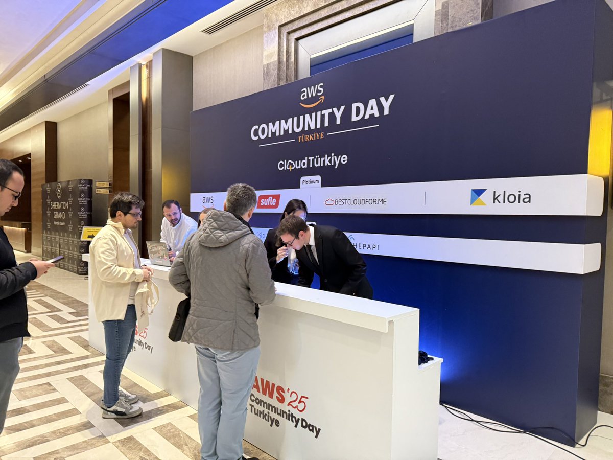 Serhat Can (@srhtcn) on Twitter photo On site meeting with 350+ Cloud professional across Türkiye today at #AWSTürkiye25 <a href="/CloudTurkiye/">Cloud Türkiye</a> On site meeting with 350+ Cloud professional across Türkiye today at #AWSTürkiye25 <a href="/CloudTurkiye/">Cloud Türkiye</a>