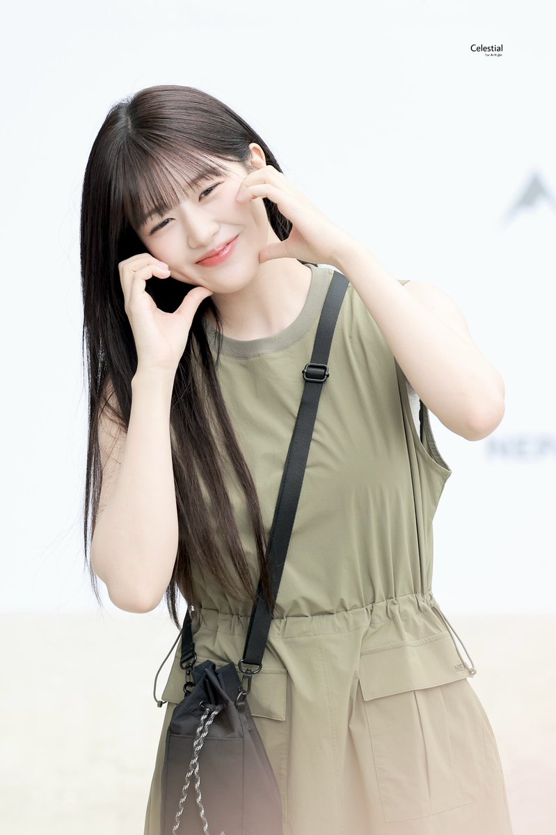 Celestial_YUJIN's tweet photo. 𝟐𝟓𝟎𝟒𝟏𝟗
HD(2)
#아이브 #IVE #안유진 #YUJIN #유진 https://t.co/wCZQyQqtSa