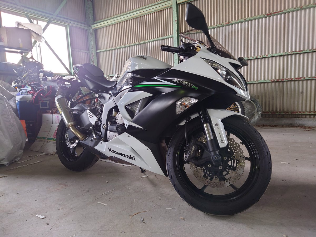 seigo_636F's tweet photo. オイル交換とチェーン清掃😊
バイクが綺麗だと気分がいい https://t.co/RsthmxgMLC