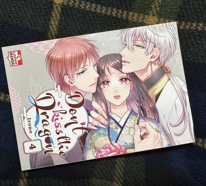 ドイツ語版の竜花4巻いただきました🐲🌸 