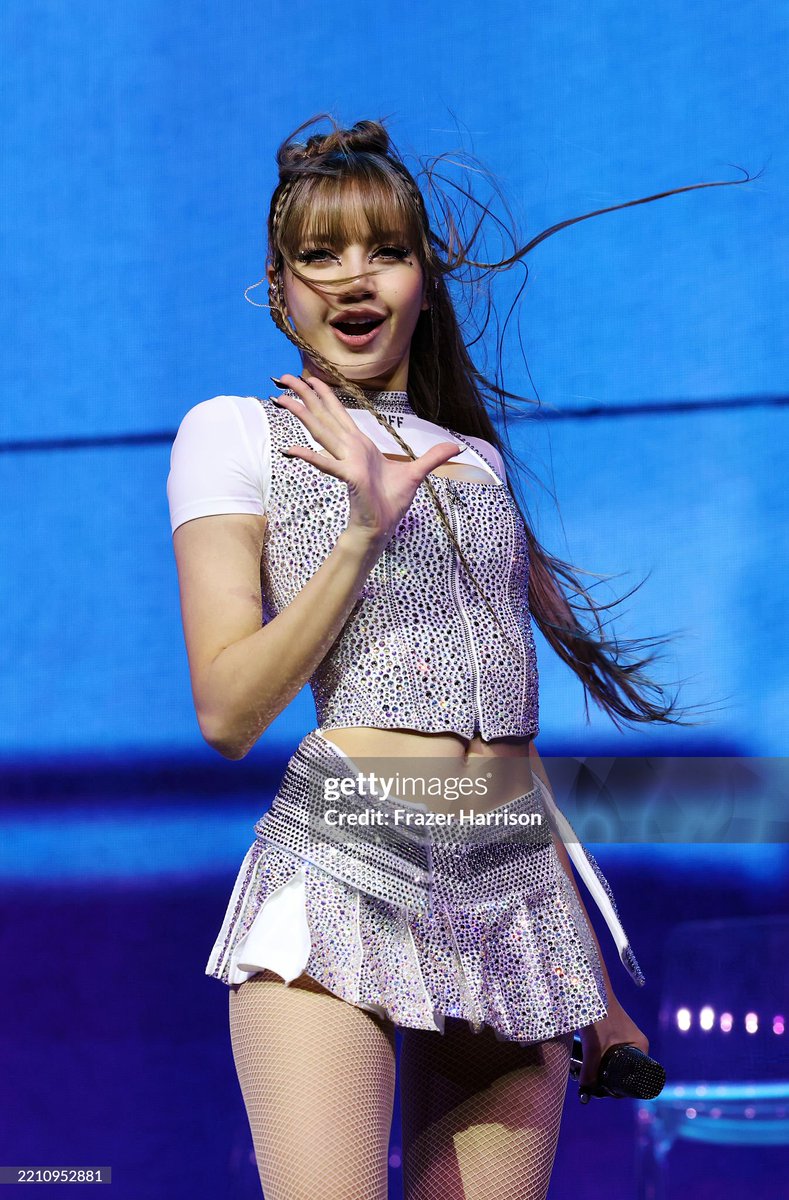 babylalisalloud's tweet photo. LISA ชุดขาวคือน่ารักที่สุด

ROCKSTAR LISA COACHELLA
#LISA @wearelloud
#LISACHELLA #Coachella2025 https://t.co/Qev5b7sc0p