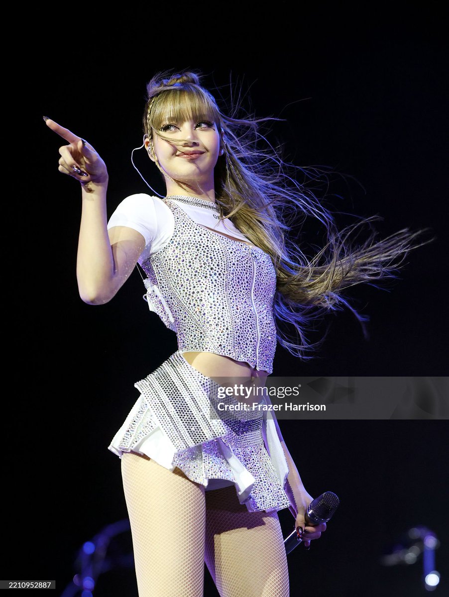 babylalisalloud's tweet photo. LISA ชุดขาวคือน่ารักที่สุด

ROCKSTAR LISA COACHELLA
#LISA @wearelloud
#LISACHELLA #Coachella2025 https://t.co/Qev5b7sc0p