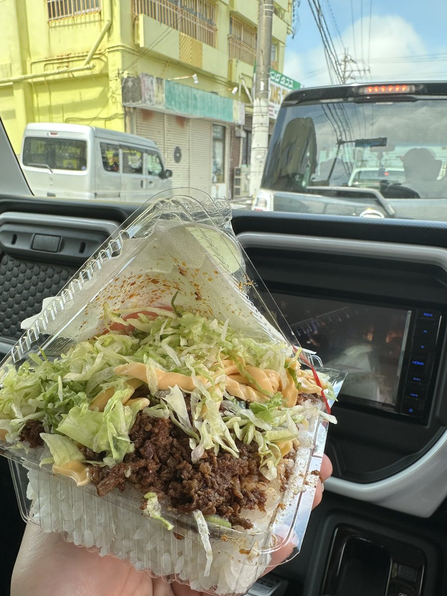 rodoniko's tweet photo. 洗車してお腹空いたからキンタコまでドライブ！タコライス全然閉まってない🤣 https://t.co/mplusY6A7z