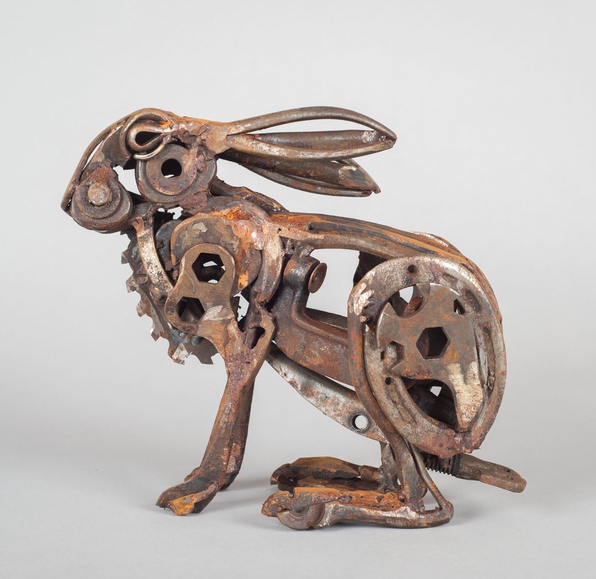 womensart1's tweet photo. Harriet Mead, English wildlife artist specialising in metal sculptures #womensart https://t.co/KAd0zwX3jA