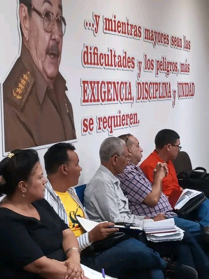 YudelkisOrtizB's tweet photo. Con la presencia de José Ramón Monteagudo Ruiz miembro del Secretariado del CCPCC realizamos el Buró Provincial analizando
de forma profunda el programa cañero azucarero y el programa ganadero en nuestra provincia.

#ProvinciaGranma
#GranmaVencerá https://t.co/JDC0aeHwp1