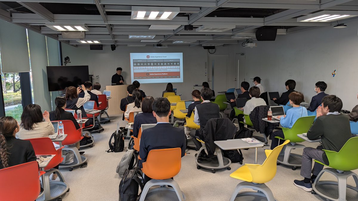 4/17 KANSAI MUG - ITで切り拓く！デジタルマーケティングと新商号のブランディング
カナデビアさんの素敵オフィス見学の後、アドビからの製品アップデートとカナデビアさんの取り組み事例&amp;ネットワーキング。100%参加率、質問多数、大阪またいきます！
#アドビMUG
#コミュニティマーケをあたりまえに