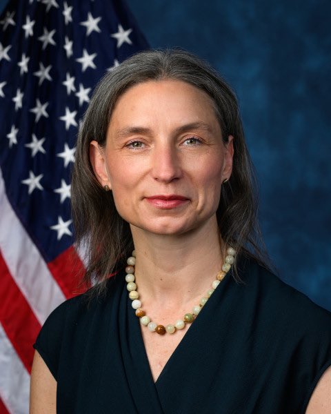 BillMelugin_'s tweet image. NEW: Congresswoman Maxine Dexter (D-OR) announces she will travel to El Salvador to “demand the release of Kilmar Abrego Garcia”, a deported Salvadoran illegal alien alleged to be a MS-13 gang member, accused by his own spouse of being a repeat wife beater, and previously…