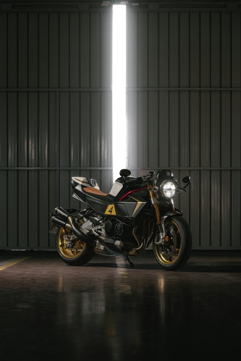 bimota_JP's tweet photo. 本日4月19日は"KB4RC"の日本国内発売日となっております。
取扱いや在庫状況につきましては、お近くのbimota正規取扱店にお問い合わせください。
皆様のご来店をお待ちしております。
https://t.co/yu1EJfTc2h
#bimota #KB4RC https://t.co/rc8i1cp9V1