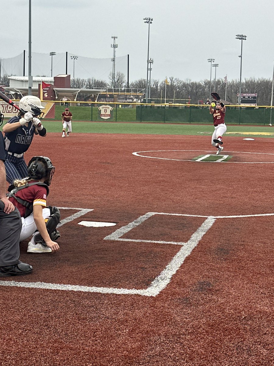 TheMeems27's tweet photo. Had so much fun today!! Came out on top!! #TheMeems @TritonSoftball_ @Ringor https://t.co/WONApjr6IV