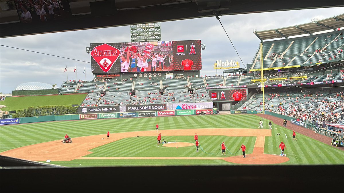 MdniteCreepr's tweet photo. @Angels @FanDuelSN_West @AngelsRadioKLAA @FBMSupply #AtTheBigA #repthehalo #starwars https://t.co/cLY8Pfe4et