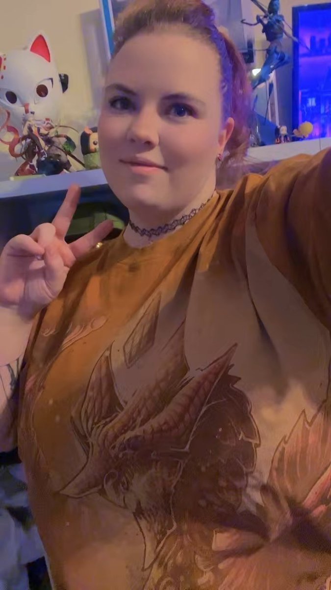 Lady_Dagmor's tweet photo. Bought all five Spirit Dragon shirts from Dragonstorm from @hvbrand and I couldn’t be happier with the fit and quality. Here’s Betor 🤍🖤💚

#hvbrand #tarkirdragonstorm #betor #dragons #khaleesi #mtg #magicthegathering https://t.co/Wa7Fw88Jft