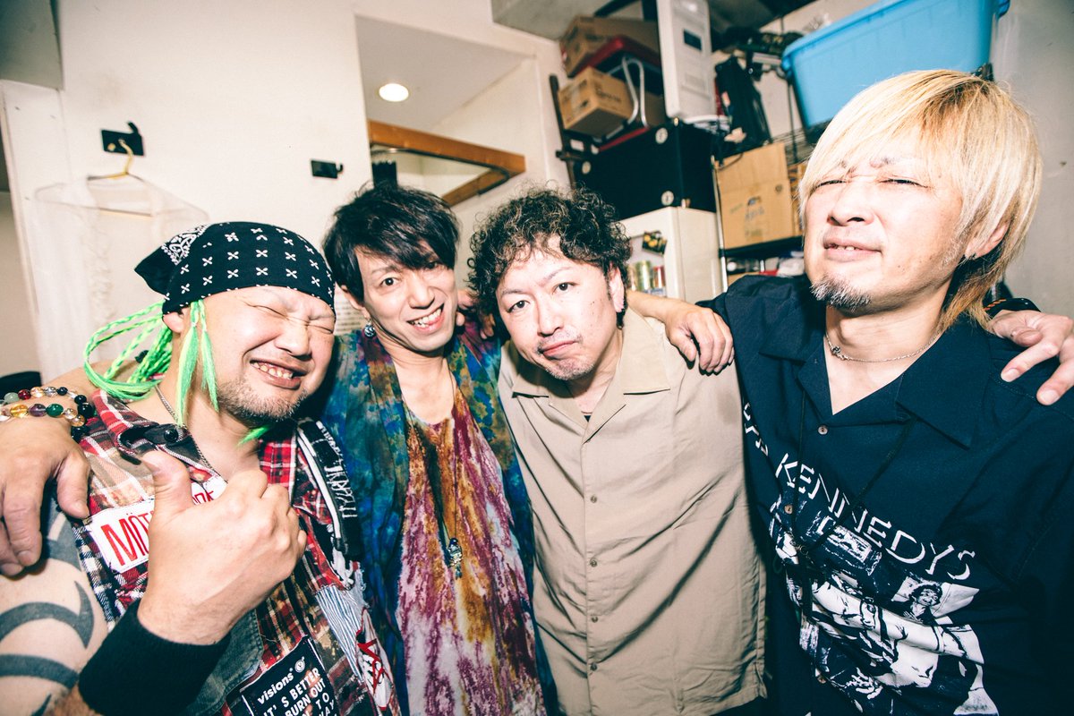 minorevolution's tweet photo. まずは先日4/13町田プレイハウスでのGSTレコ発パーティー皆様有難うございました🤘
リスペクトするアーティスト達と共演出来て、個人的にもアガりまくりました🤘
これからもGST、the superlative degree、April in 85、THE MONOLITHを応援ヨロシクです! https://t.co/4G95AgymoC