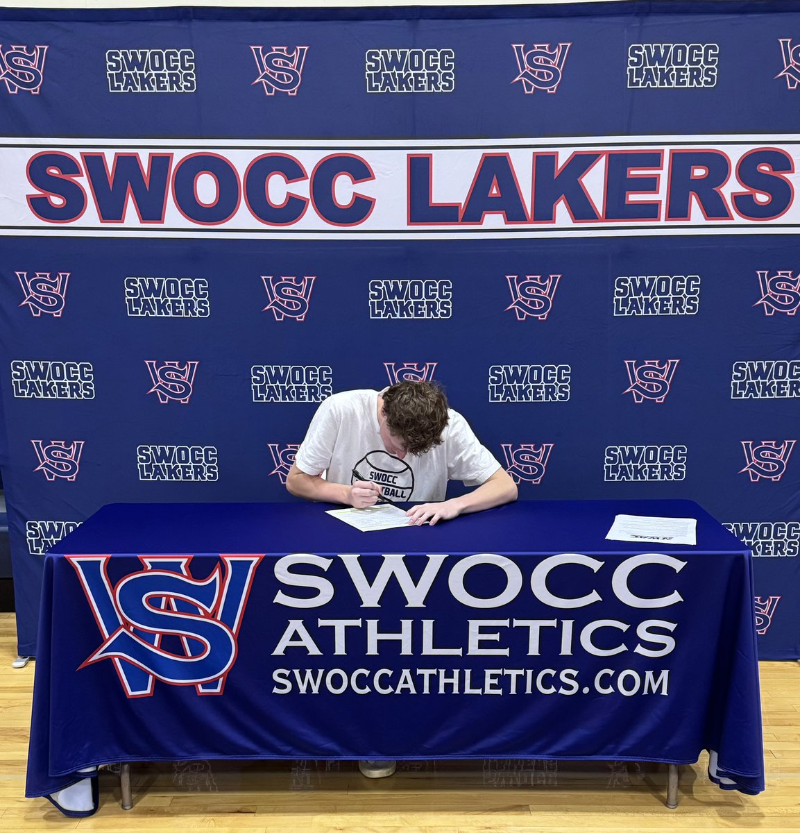 SWOCCBASKETBALL's tweet image. We are excited to announce the signing of 6’2 Guard Eli Allred from Desert Hills HS in St George, UT. Eli had an incredible HS career with being All State his senior year and All Region his Sophomore, Junior and Senior year. He is also the 2nd leading scorer in Desert Hills HS.