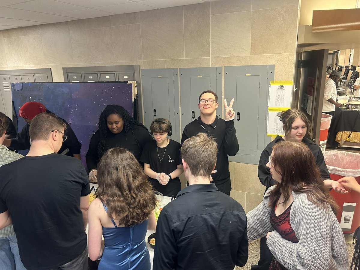 Jazz Cafe for some Friday Night Entertainment! Thank you Ms. Emily for producing this spirited performance! We are loving it! Big Crowd! Great Food! #One91