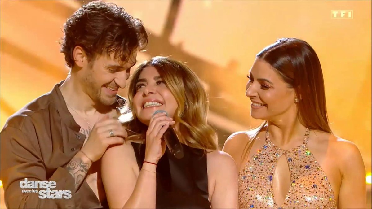 JulieZbyDE's tweet image. #Lesamis Notre belle @juliezenattioff a interpreté son single #Demain à la demi-finale de @DALS_TF1 , avec @AdrienCabyoff &amp;amp; @CandicePascal_ ! 1 super moment à retrouver en #replay à ce lien !
-&amp;gt; jzenatti.forumactif.com/t8496-danse-av…
Bon kiff à ts et rdv le 25 Avril pr découvrir #LeChemin !