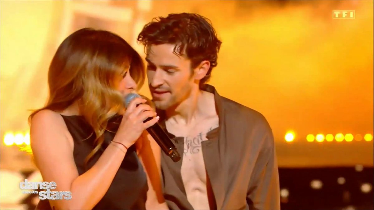 JulieZbyDE's tweet image. #Lesamis Notre belle @juliezenattioff a interpreté son single #Demain à la demi-finale de @DALS_TF1 , avec @AdrienCabyoff &amp;amp; @CandicePascal_ ! 1 super moment à retrouver en #replay à ce lien !
-&amp;gt; jzenatti.forumactif.com/t8496-danse-av…
Bon kiff à ts et rdv le 25 Avril pr découvrir #LeChemin !