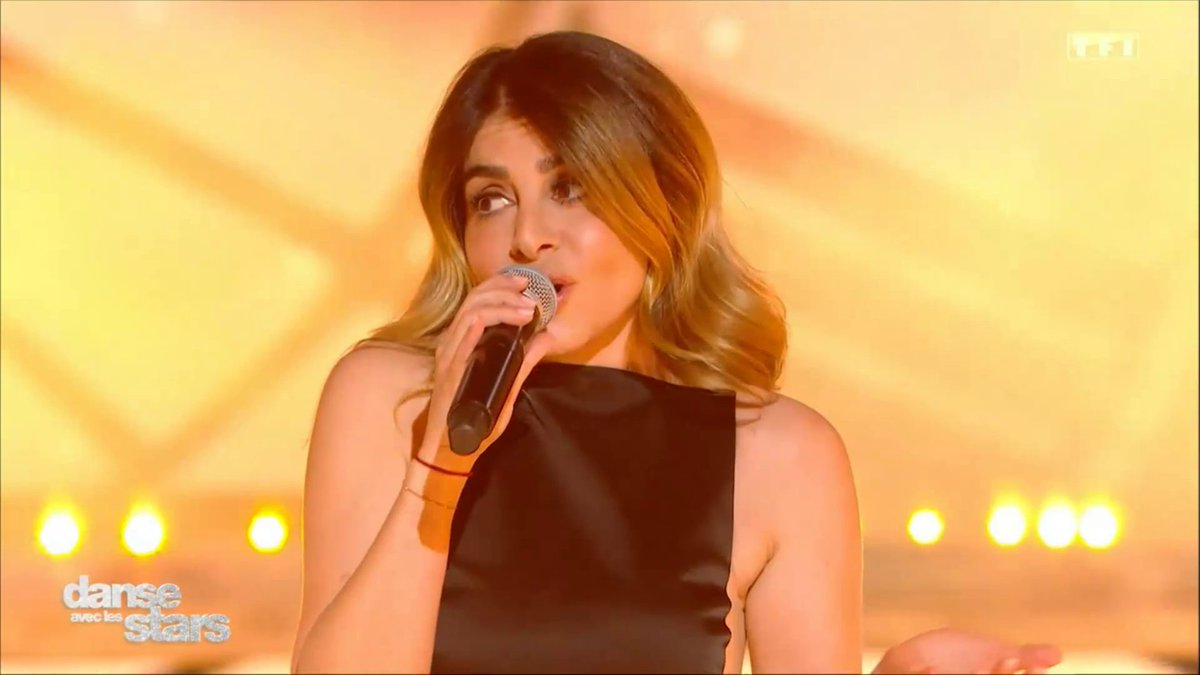 JulieZbyDE's tweet image. #Lesamis Notre belle @juliezenattioff a interpreté son single #Demain à la demi-finale de @DALS_TF1 , avec @AdrienCabyoff &amp;amp; @CandicePascal_ ! 1 super moment à retrouver en #replay à ce lien !
-&amp;gt; jzenatti.forumactif.com/t8496-danse-av…
Bon kiff à ts et rdv le 25 Avril pr découvrir #LeChemin !