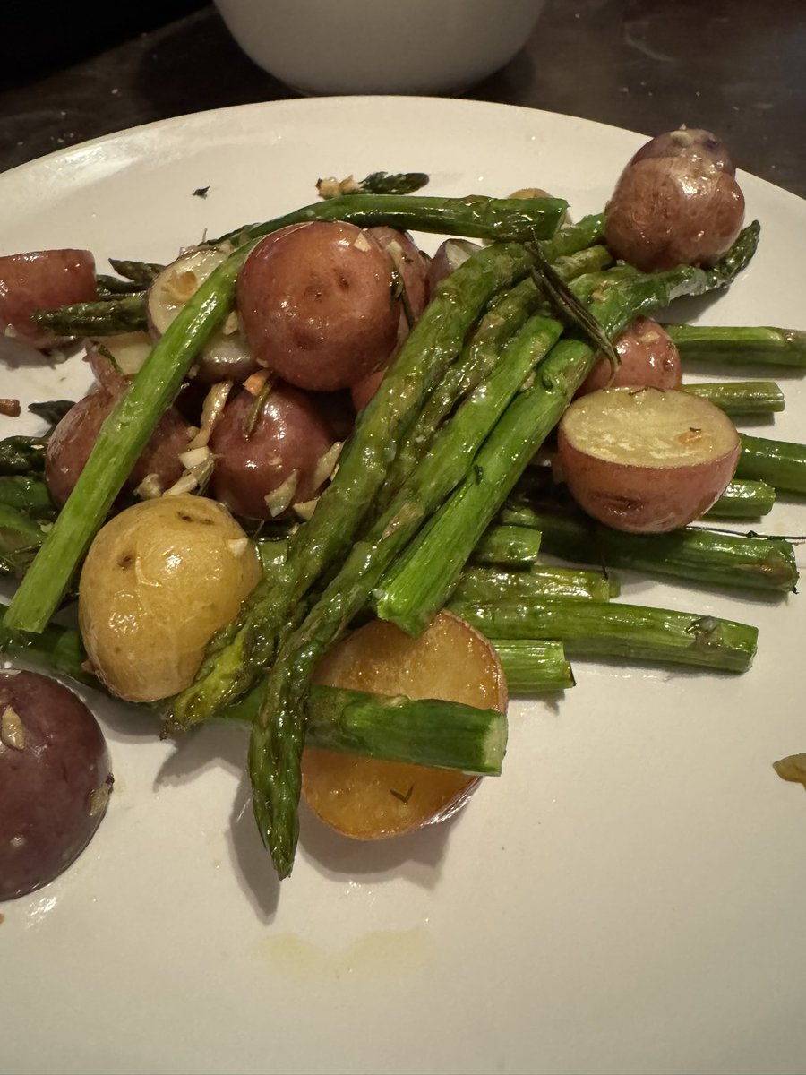 youngpeezy8's tweet photo. #Asparagus #April #ChefPeezy ๐ด๐ https://t.co/1KI2teIiMd